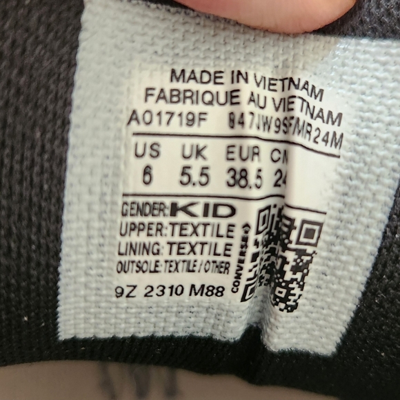 ⚘️HP⚘️Converse Unisex Youth 6/Men's 6/Wmn's 8 Black White Mid-High Top Sneakers - Picture 9 of 10